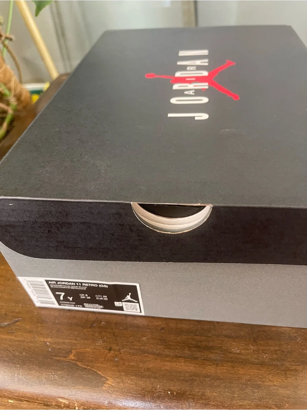 *BRAND NEW* Jordan Kids' Retro 11 White with Black Patent and Gold Jumpman